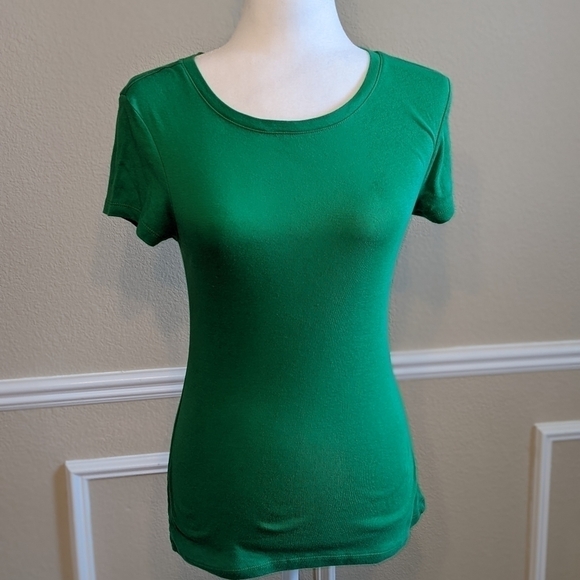 Green Old Navy Crewneck T-shirt - Picture 3 of 3